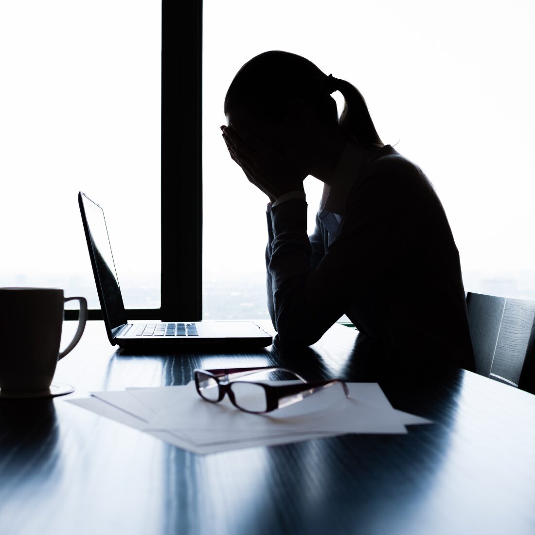 jak stres wpływa na zęby i żuchwę